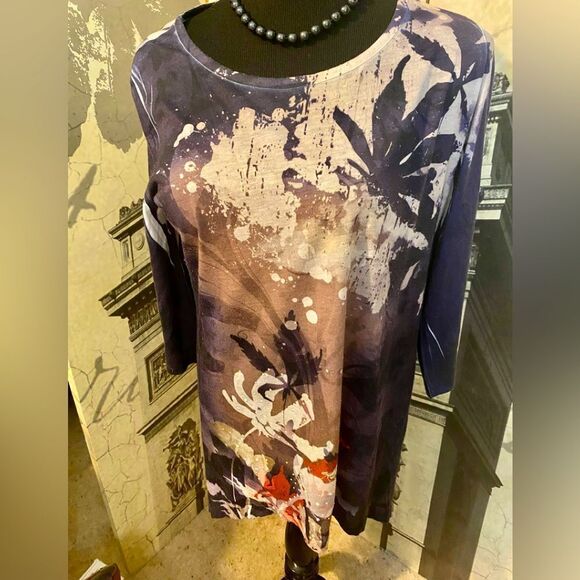 Beautiful top by Toffee & Apple in size large - Picture 1 of 2